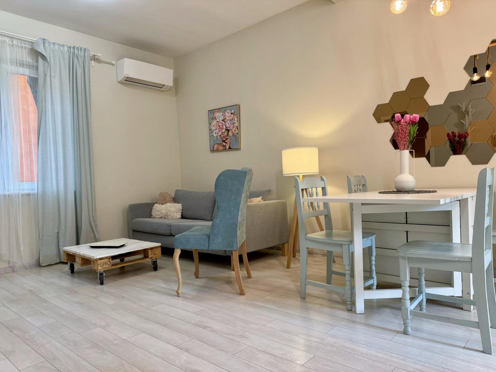 Center - Visionz Apartment