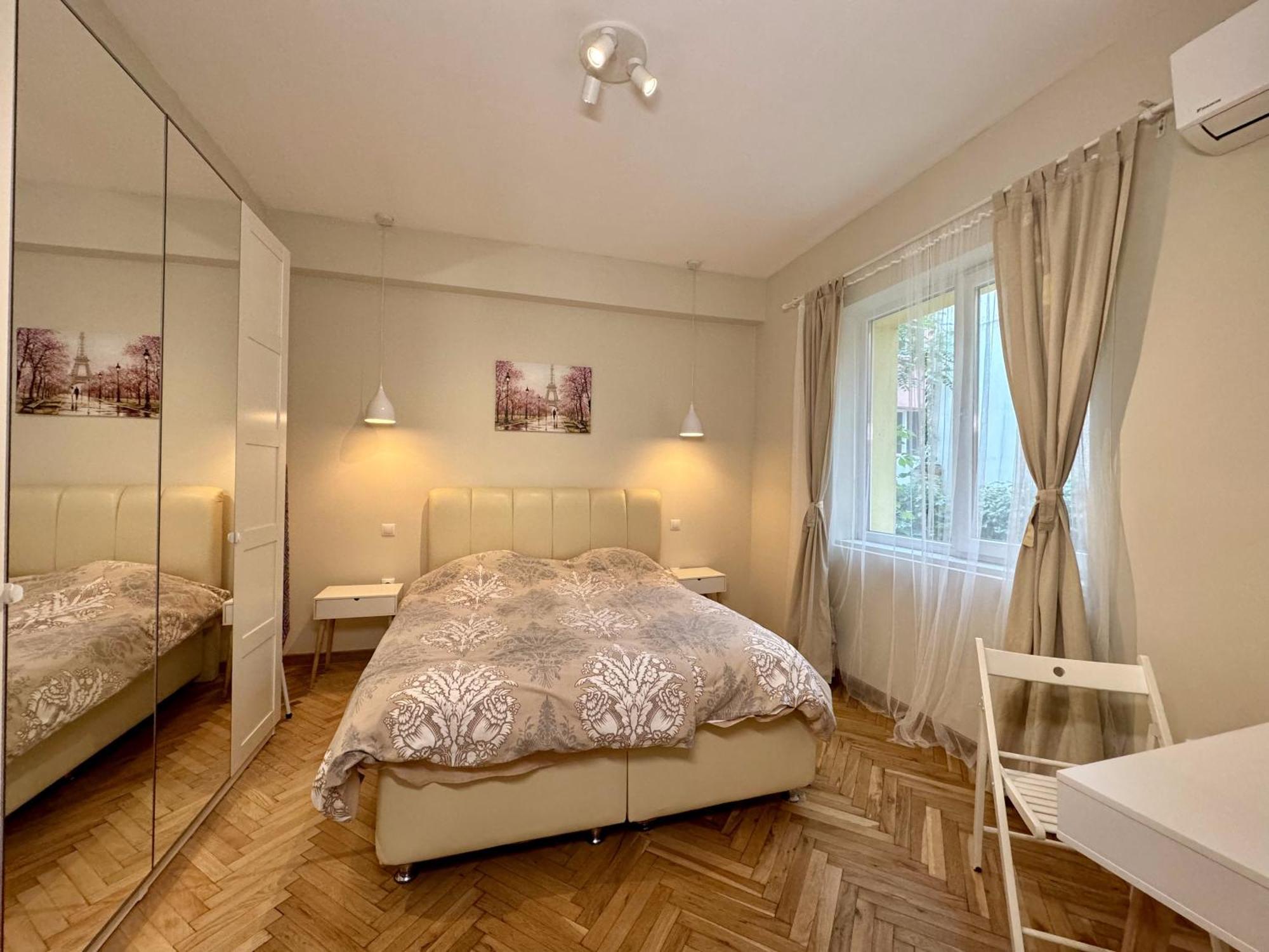 Center - Visionz Apartment