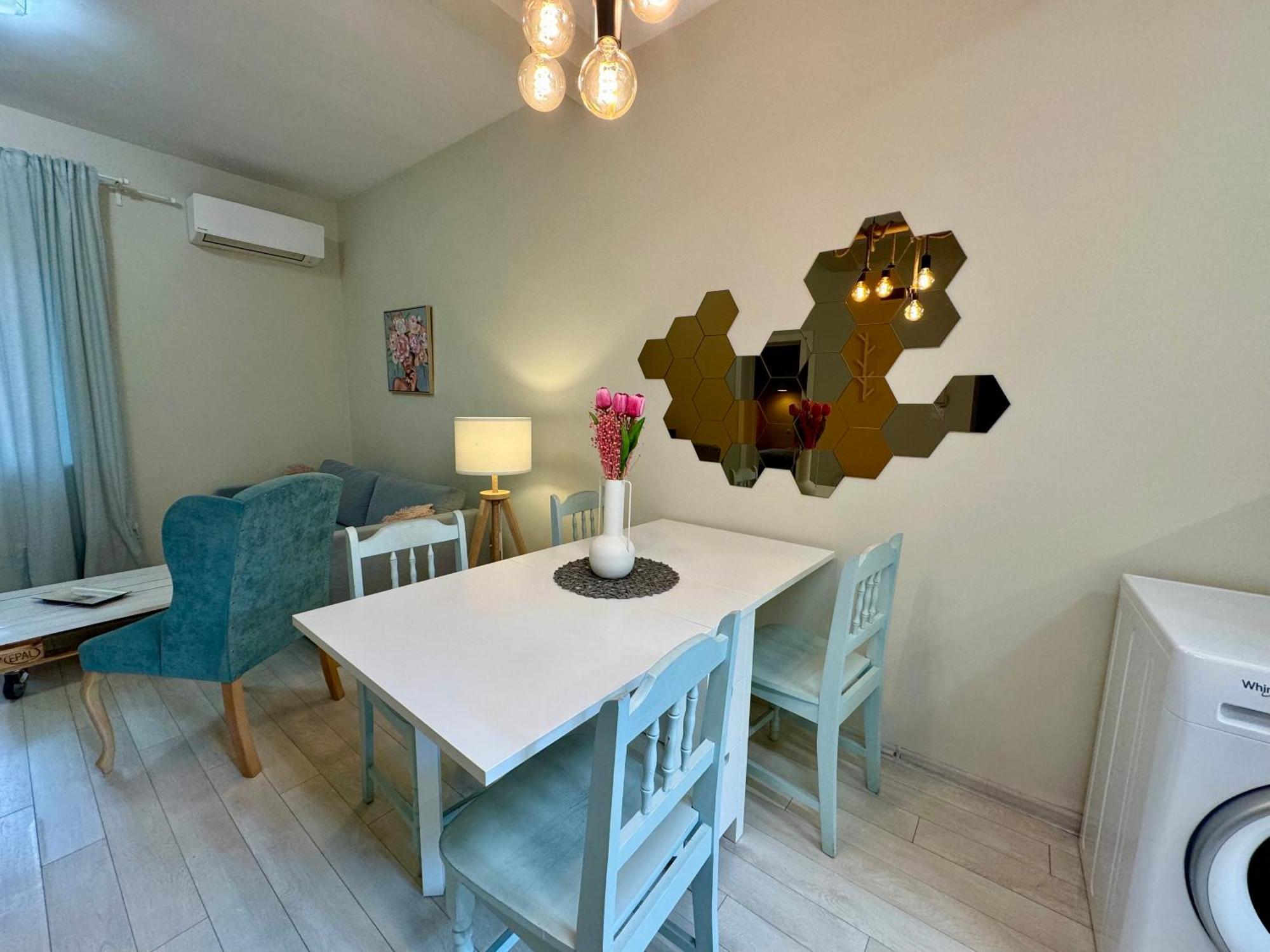 Center - Visionz Apartment